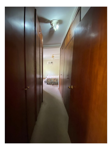 Se Vende Casa 630m2. 4h + S/5b + S/4p. Santa Paula.