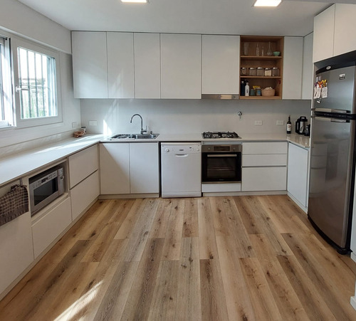Casa Renovada En San Isidro