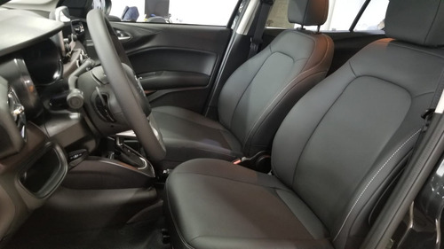 Imagen 9 de 15 de Fiat Cronos 1.8 Premium Manual ( L )