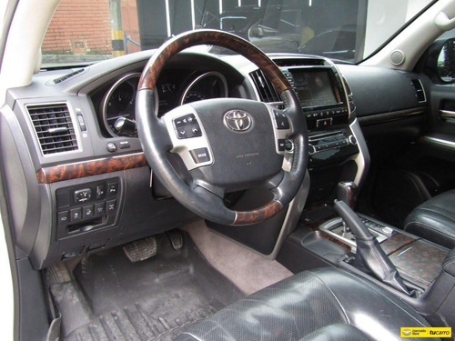 Toyota Land Cruiser 200 4.5 Imperial