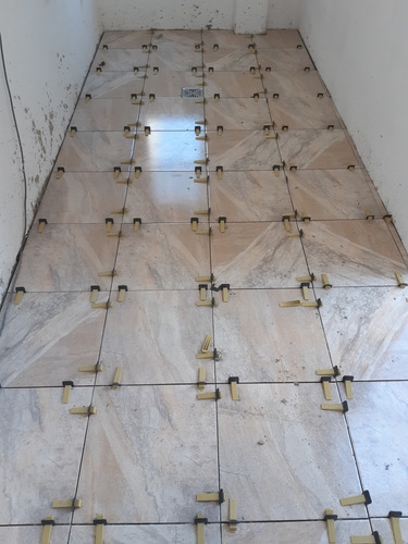 Colocador Porcelanatos-ceramicas Bordó