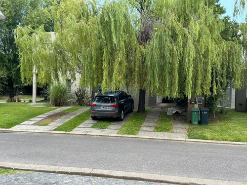 Alquiler Anual Casa En El Barrio Los Sauces Nordelta Tigre