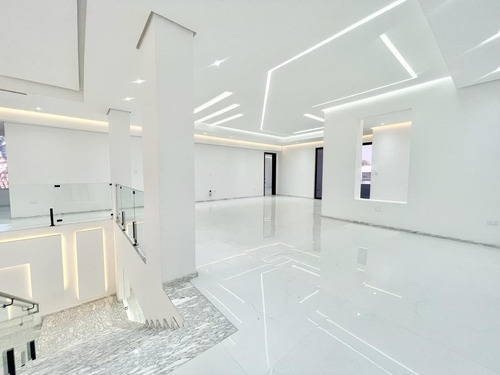 Villa Moderna A Estrenar
