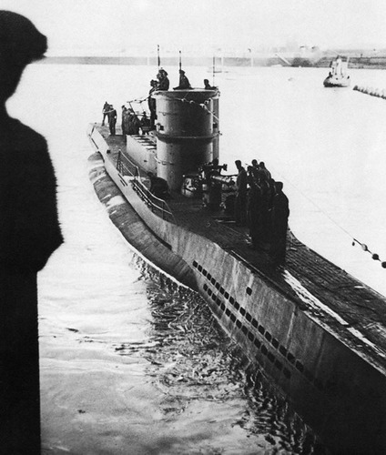 Submarino-U214 1943 HX08 Modelo De Colección Atlas en base 