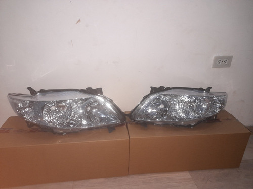 Faros De Toyota Corolla 2009 2010 2011 Lh Rh