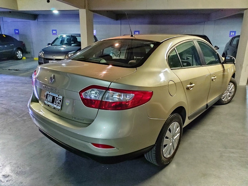 Renault Fluence 1.6 L 16 V Confort 2011 (jwn185)