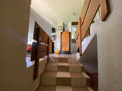 Casa En Venta En Tlalpan, Amplia,iluminada Y Con Jardín