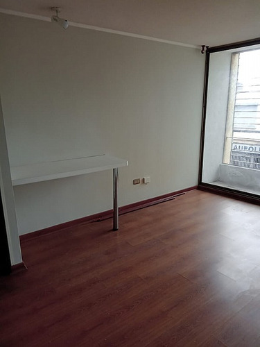 Arriendo Depto Metro Toesca 2d/ 1b 3er Piso