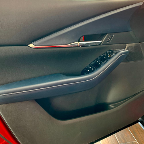 Imagen 6 de 14 de Mazda Cx30 Touring At 2.0l Rojo