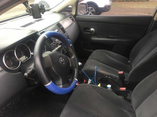 Nissan Tiida Sedan 1.8 Flex 4p 2011