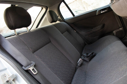 Imagen 13 de 17 de Chevrolet Astra 2.0 Nafta 2010 Gris