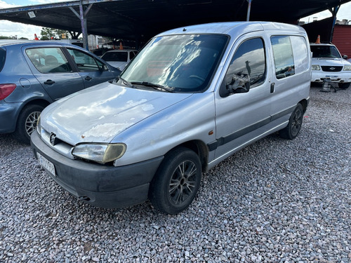 Peugeot Partner Patagónica 1.8 Dh Aa Ab