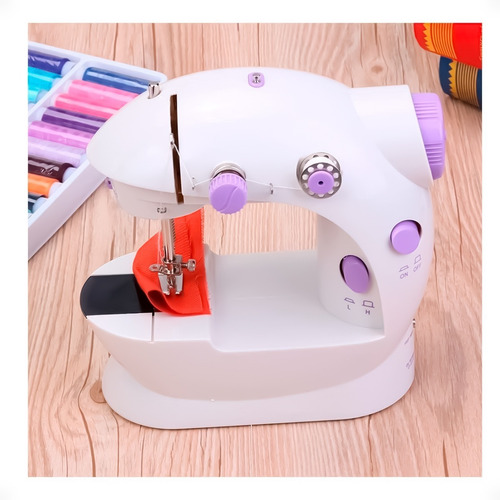 Imagen 2 de 10 de Mini Maquina De Coser A Pila Y Electrica Portatil Pedal Otec