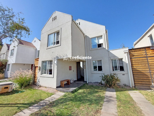 Oportunidad! Casa En Condominio 4d 3b