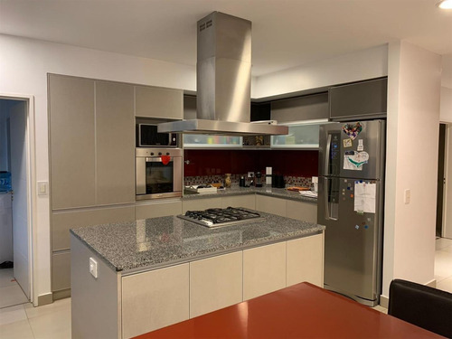 Casa En Venta, 4 Habitaciones. Haras Santa Maria