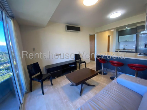 Acogedor Y Cómodo Apartamento En Alquiler. Urb. Lomas Del Sol.