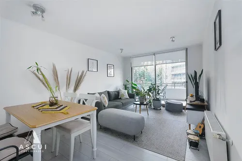 Departamento En Venta De 2 Dorm. En Las Condes