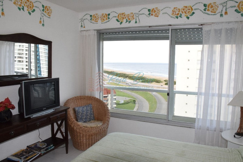 Apartamento En Brava, 2 Dormitorios *- Ref: 1116