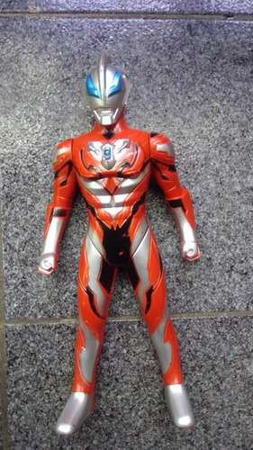 Figura Ultraman Sonidos Y Luz Pecho Bootleg Articulado 35cm 