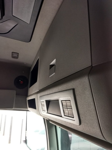 Constellation Vw 25-390 6x2 - Ano 2016