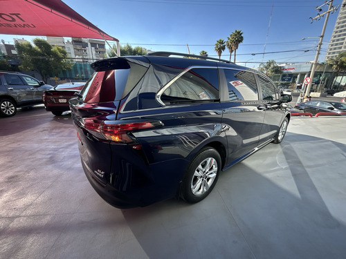 Toyota Sienna XLE PIEL
