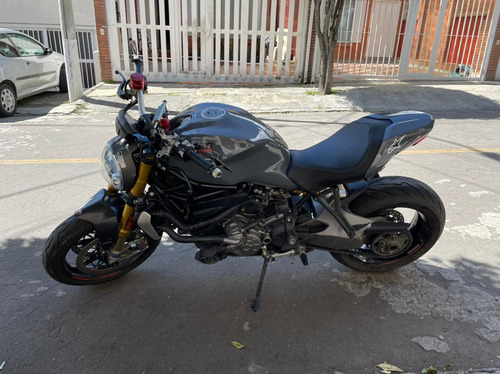 Ducati Monster 1200s