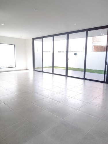 Imagen 25 de 30 de Casa En Venta 3 Recamarás Y 3 Baños Completos El Molino Club
