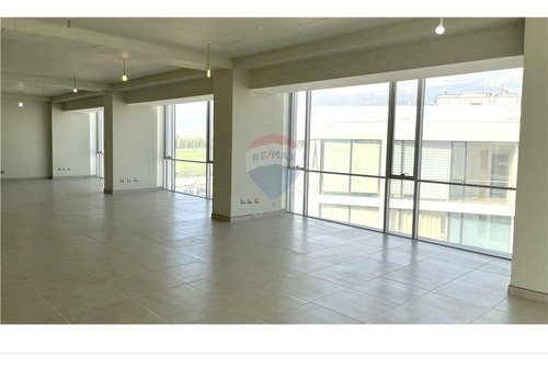 Arriendo Oficina 153 M2 Puertas De Chicureo