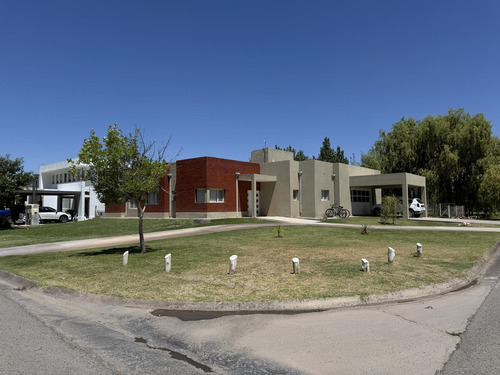 Vende Casa En Barrio Privado Los Olivos