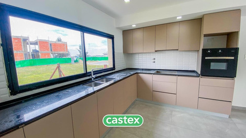Imagen 7 de 30 de Casa En Venta En Barrio Plaza, Terralagos, Canning