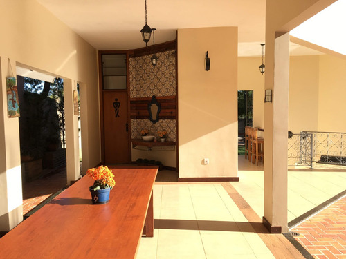 Chacara Lindissima Mogi Mirim, No Bairro São Marcelo, Area Total 2524m2, Area Util 201,3, Com 3 Banheiros, Suite, Campo De Futebol, Piscina Com Bar Anexado, Area De Descanso Com Lareira, Veja As Fotos