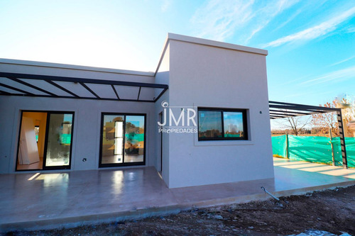 Jmr Propiedades | Club De Campo Los Palenques| Excelente Casa En Venta A Estrenar