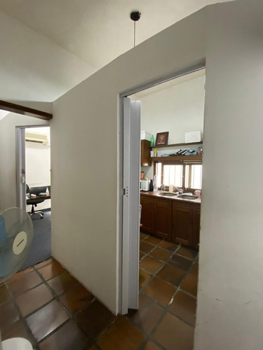 Imagen 11 de 28 de Alquiler De Espectacular Casa De Dos Pisos, En Bulevar España.