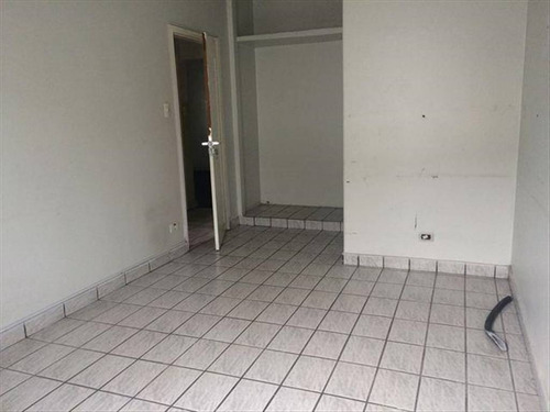 Imagem 13 de 16 de Cinco Salas Comercial Proxima Ao Centro De Sao Vicente, Com +/- 100 M2 Em Avenida Movimentada Com Escolas Padaria Farmacia Feira Livre E Ponto De Onibus E Lotacao Tudo Por Perto Venha Conferir - Hm18