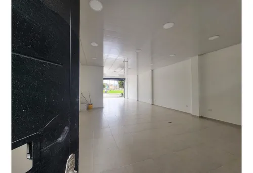 Venta Local Rentando Primera De Mayo Excelente Ubicación