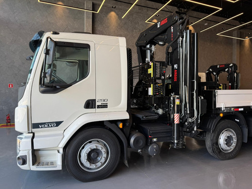 Caminhão Volvo Vm290 Lx 8x2 Cabine Leito Munck Argos 45t