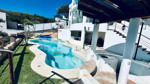 Renta Casa Santorini Con Vistas Expectaculares En 4 Habitaciones Con Baño De Un Stilo Único En Su Tipo, Alberca Climatizada Y Jardín Bonito. Todos Los Servicios En Fracc Rancho San Diego Ixtapal Sal