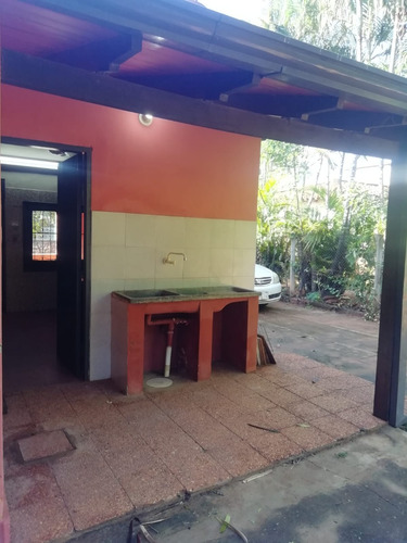 Imagen 18 de 20 de Alquilo Casa En Luque-laurelty Sobre Ruta Principal