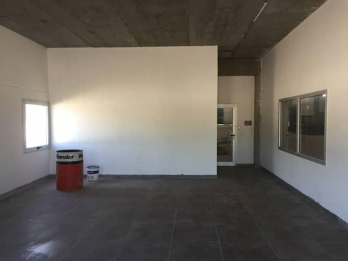 Imagen 12 de 16 de Naves Logísticas/industriales Tipo Astori En San Lorenzo 3200m2 Cubiertos