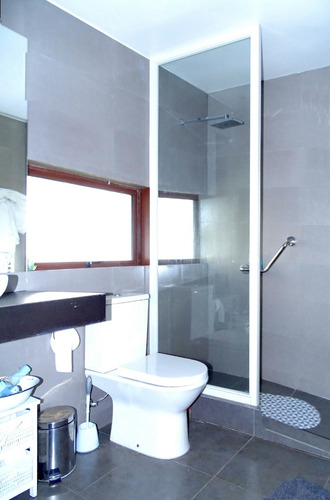 Cod-295 Arriendo Temporal Espectacular Casa Orilla De Lago