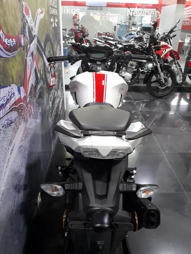 Imagen 2 de 6 de Tvs Rtr 200 Fi