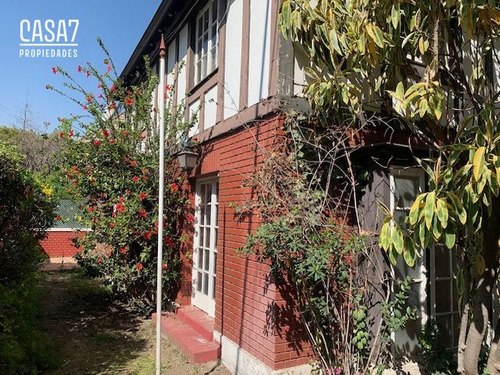 Casa En Venta De 3 Dorm. En Las Condes