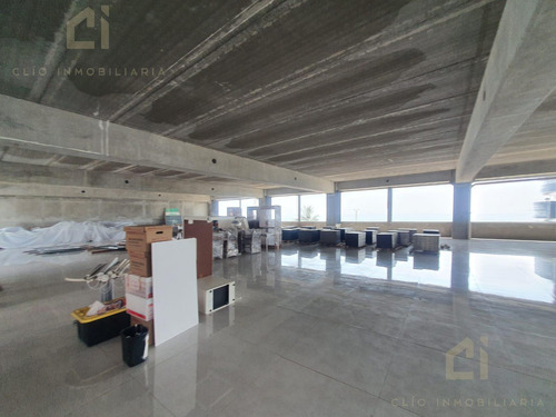 Oficinas En Renta En El Edificio Bdr Center, Justo Frente Al Mar, Cuentan Con Estacionamiento, Elevador, Seguridad 24 Hrs Y Más