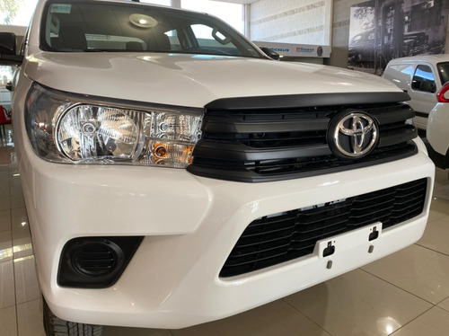 Imagen 4 de 17 de Toyota Hilux 2022 2.4 Cd Dx 150cv 4x4