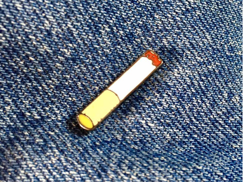 Pin Cigarette Vintage // Cigarrillo