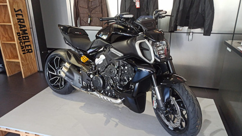 Diavel V4 1158
