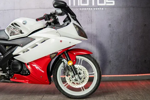 Yamaha R15 150 2014