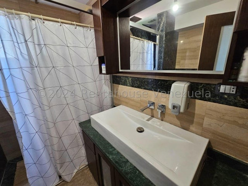 Excelente Apartamento Penthouse En Venta, Urb. San Isidro, Maracay, 25-15410 Mv