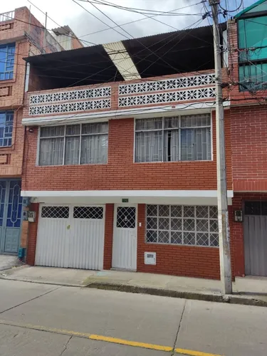 Casa Muy Amplia E Iluminada