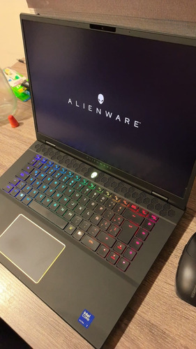 Laptop Alienware M16 R2 Negro 64gb De Ram Windows 11 Dark Moon (Usado)